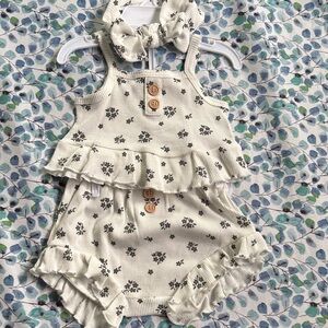 Rachel Zoe baby Outfit Set